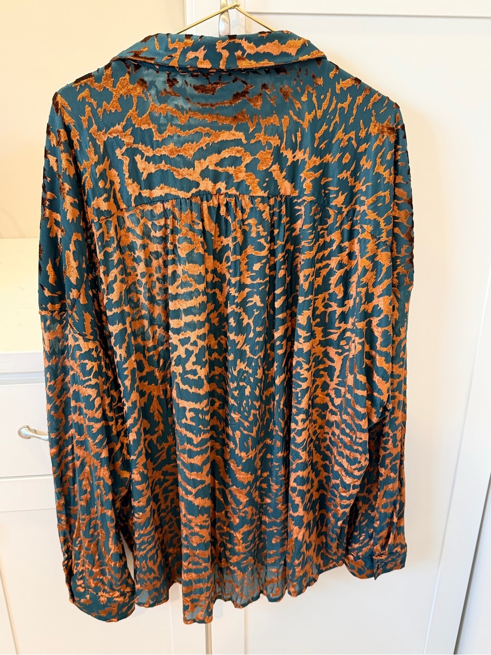 JODIFL Teal & Rust Animal Print Button-Up Blouse - Picture 2 of 6